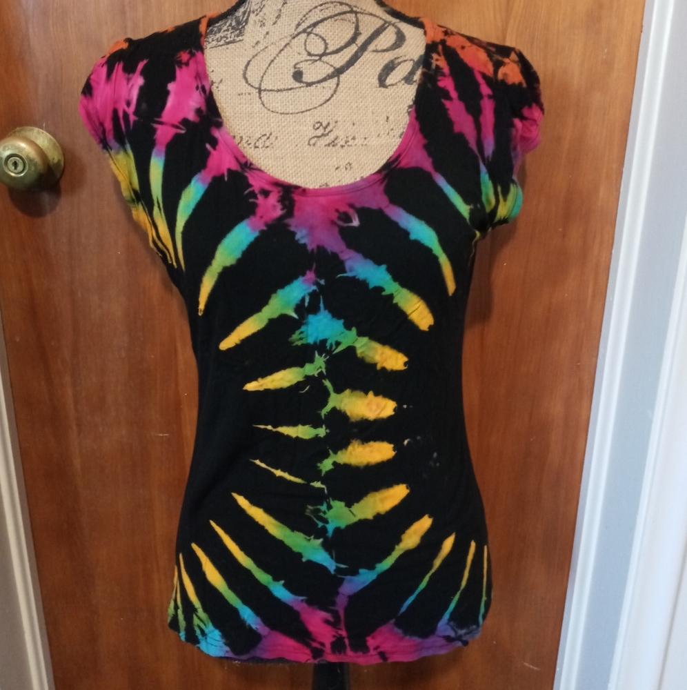 Black and Rainbow Tie Die Low Cut T-Shirt